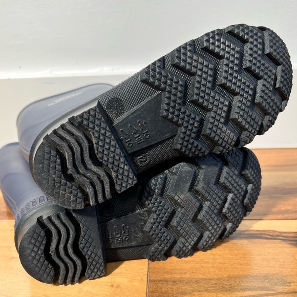 Kamik. Size 12 (unisex). Navy blue “The Stomp” rain boot. Excellent condition. - Picture 6 of 7